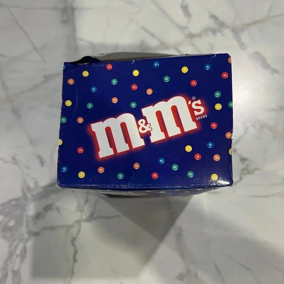 M&M’s  Holiday Christmas Ornament & Bonus M&M’s Figurine - Picture 4 of 8